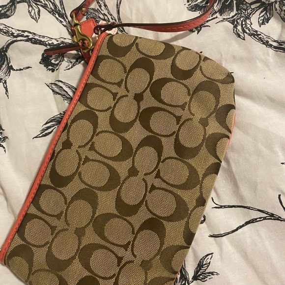 Coach wristlet - Picture 6 of 9